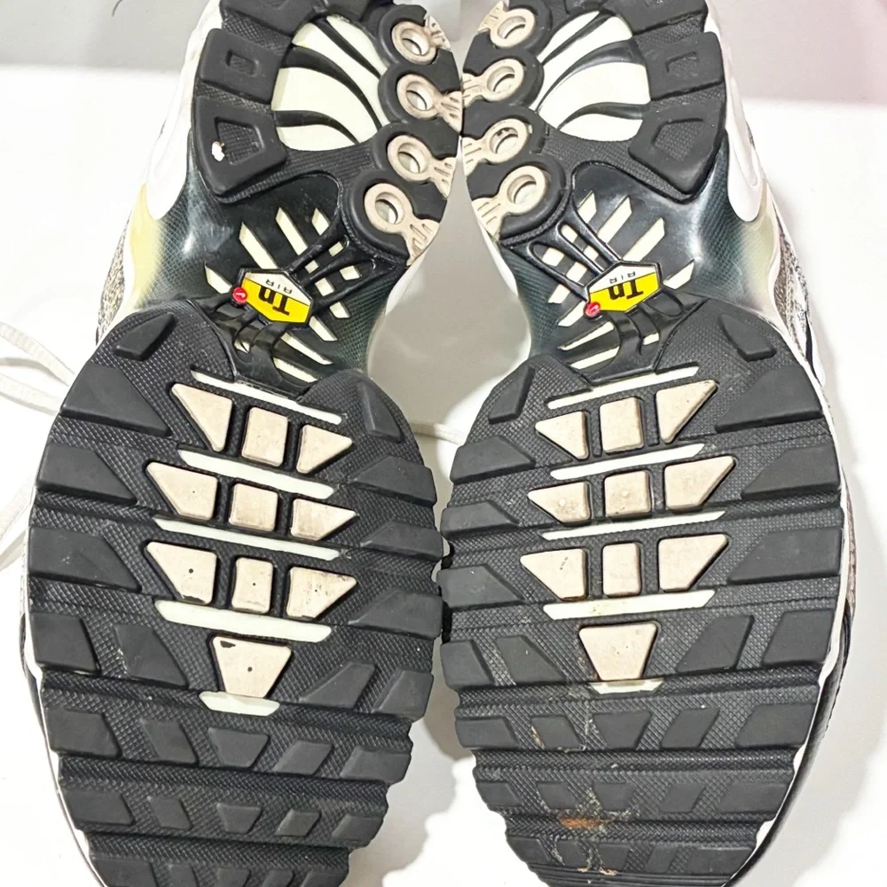 Nike AirMax TN Women Size 9.5‎ Low Top Athletic Sneakers Shoes